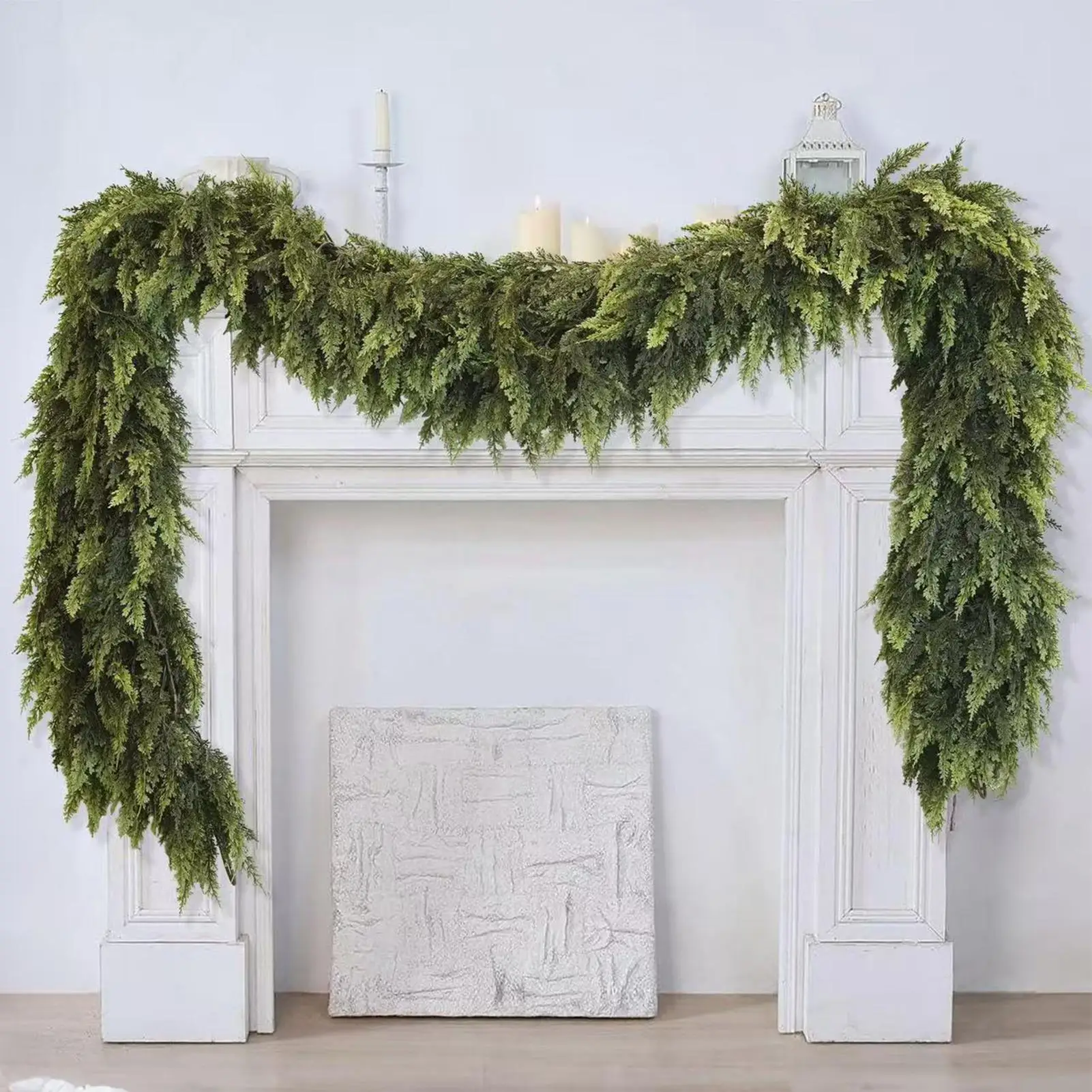Künstliche Girlande, Weihnachtsfeiertage, grüne Dekoration, künstliche Girlande, Weihnachtsdekoration für Kamin, Innentreppen, Tisch