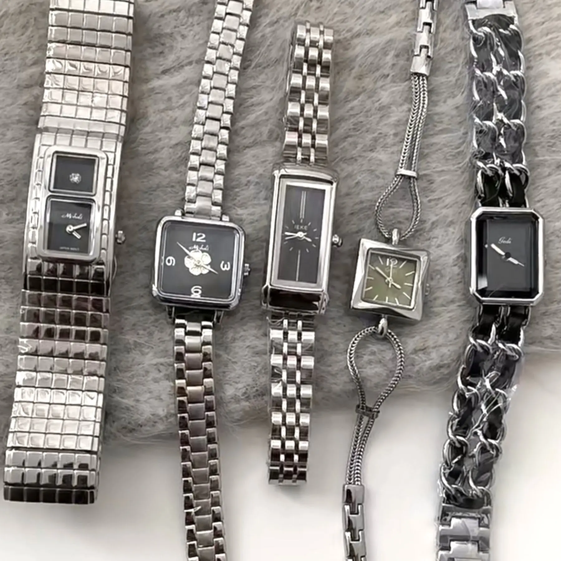 

New Square Steel Band Women'S Watch, High-End And Stylish With A Sophisticated Look. A Unique And Luxurious Timepiece For Women.