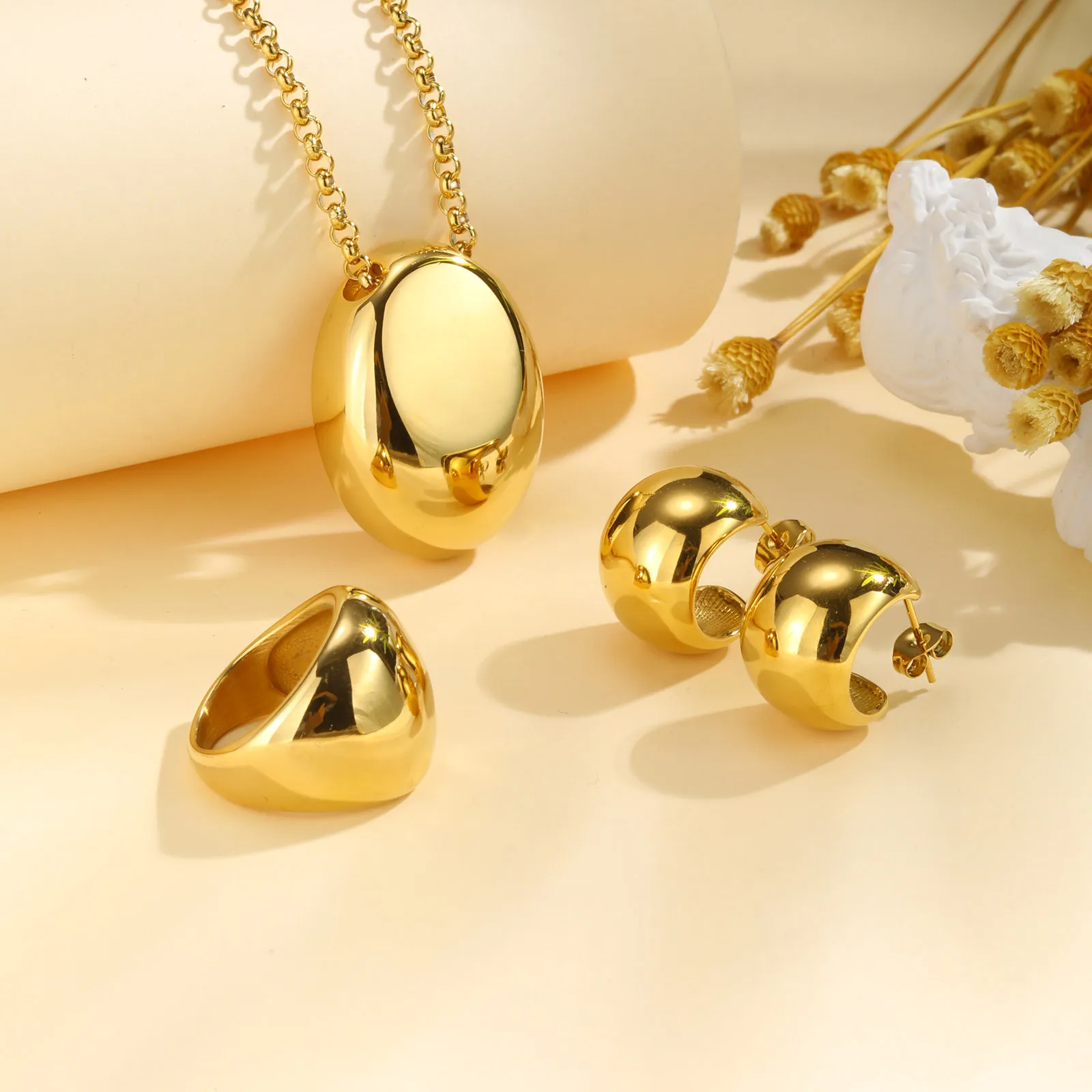 

Chunky Gold Plated Necklace Pendant For Women, Thick Geometric Oval Shape, Minimalist Jewelry