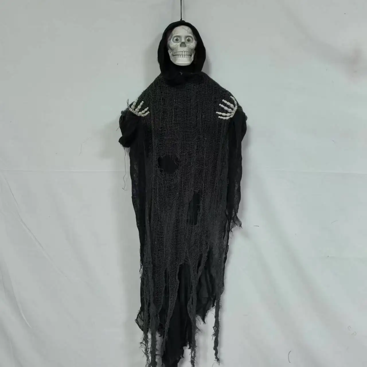 

Skull Hanging Ghost Halloween Bar KTV Secret Room Horror Trick Skull Prop