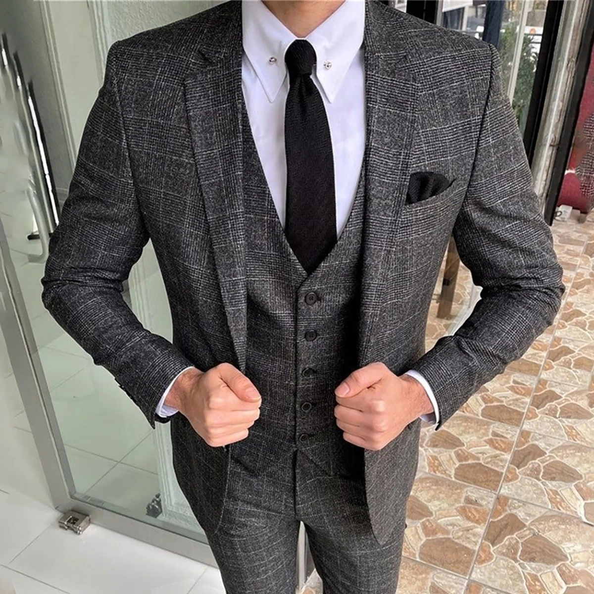 

Elegent Dark Grey Plaid Suits Mens Notched Lapel Business Blazer Slim Fit Tuxedo 3 Piece Daily Jacket Vest Pants Costume Homme