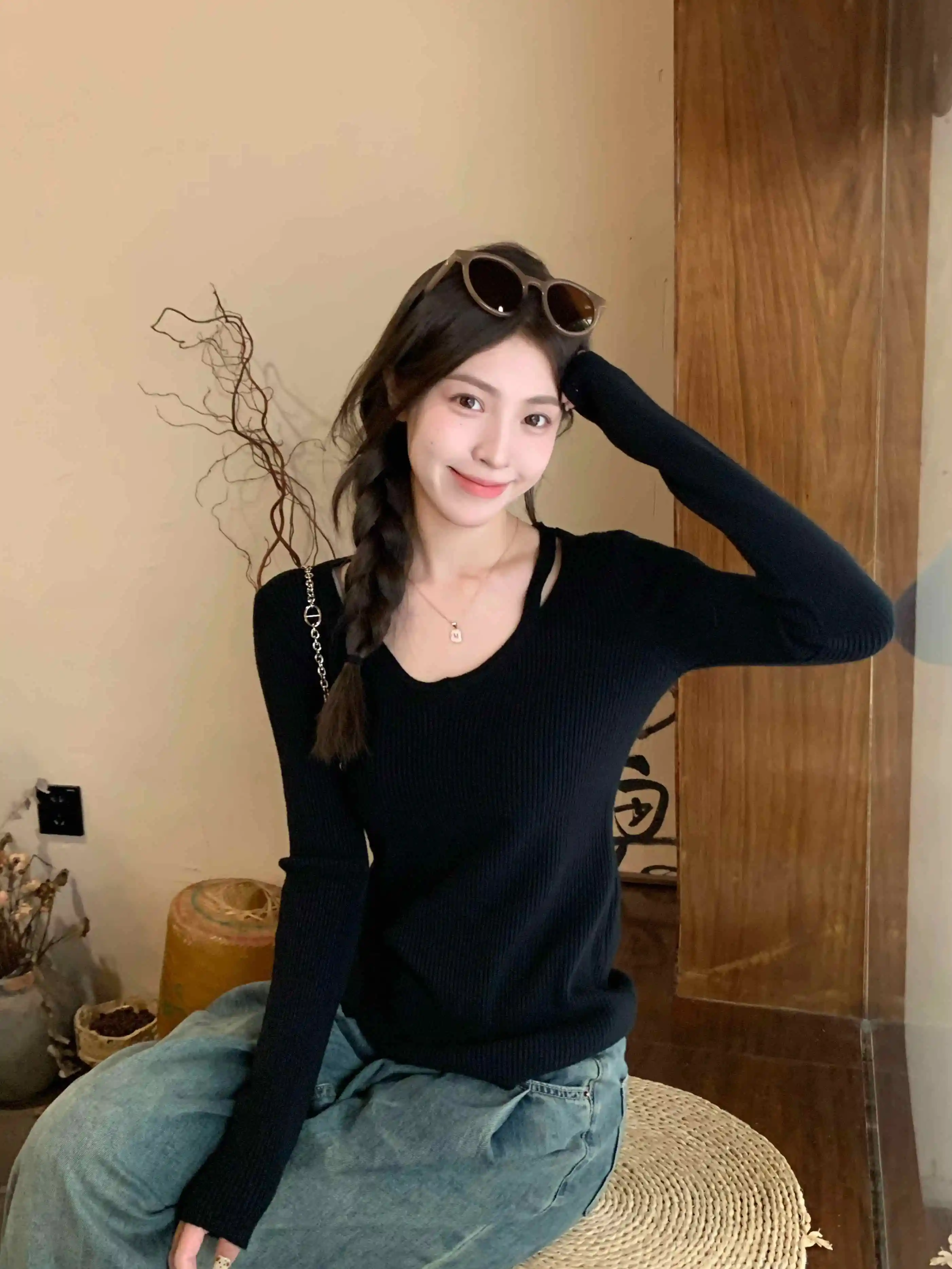 ملابس النساء محبوك سترة النساء بالأزرار جديد سليم كم طويل الخامس الرقبة الأبيض متماسكة سترة سترة النساء بلايز البلوزات Q2070