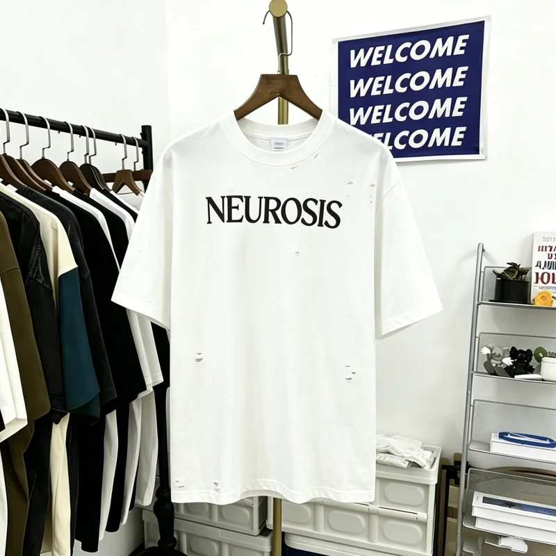 

Мужская футболка из стираного хлопка в американском уличном стиле с принтом NEUROSIS, с дырками, свободного кроя, с коротким рукавом, круглым вырезом, для пар
