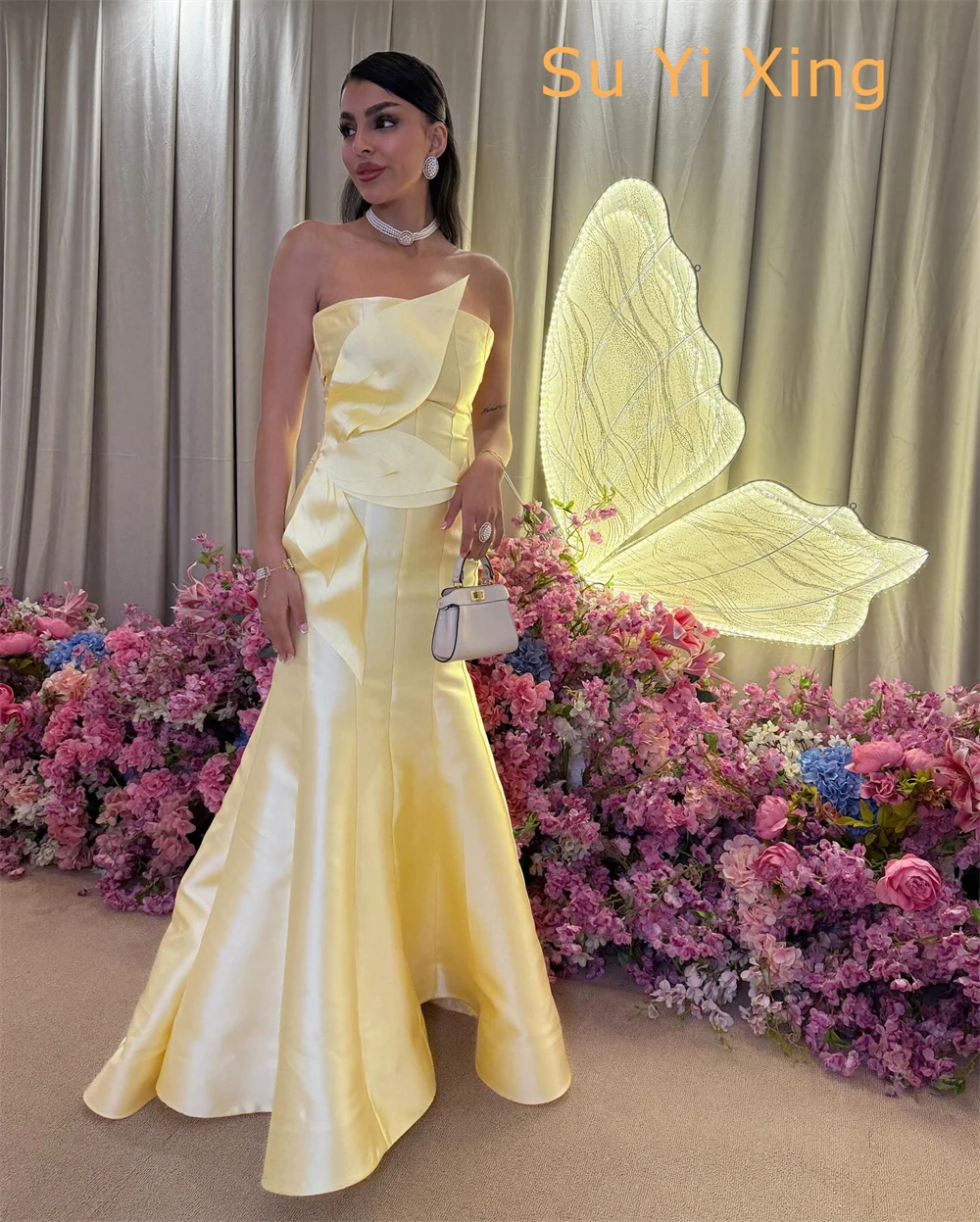 Dostosowana klasyczna żółta satynowa suknia wieczorowa nowoczesna bez ramiączek bez rękawów sukienka na imprezę formalna linia A długość podłogi suknie gwiazd