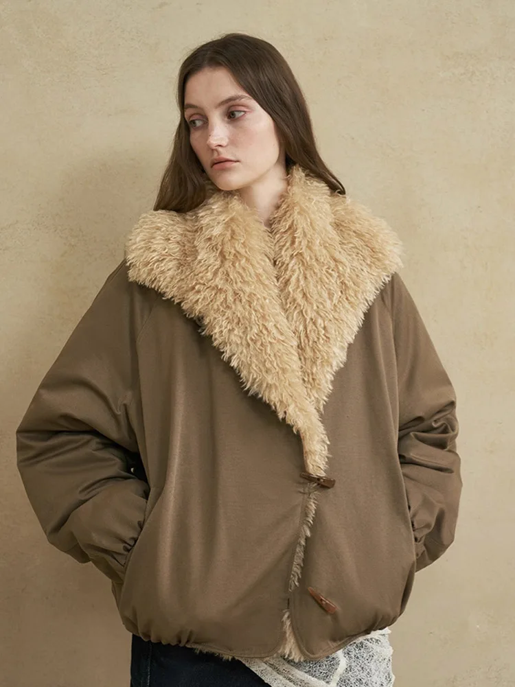 Super Beautiful Thick Coat For Women In Autumn And Winter. New Thickened Cotton-padded Jacket With Horn Buttons For Petite Women