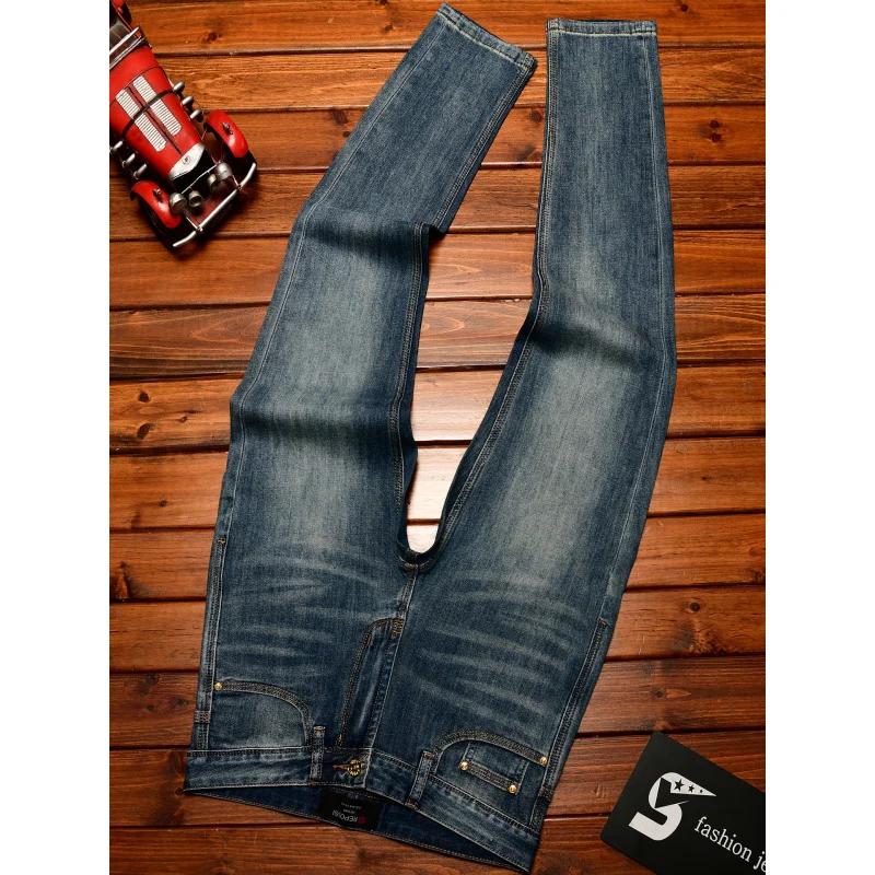 Męskie jeansy retro w kolorze niebieskim, wysokiej jakości, slim fit, mała rozmiarówka, elastyczne, proste, uniwersalne, codzienne, lekkie luksusowe spodnie.