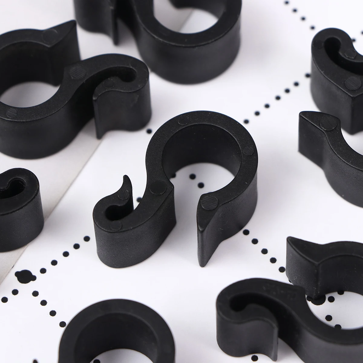 

50 Pcs Pipe Clamp Irrigation Garden Hose Connector Hook Greenhouse Tube Clamps Handle Tubing