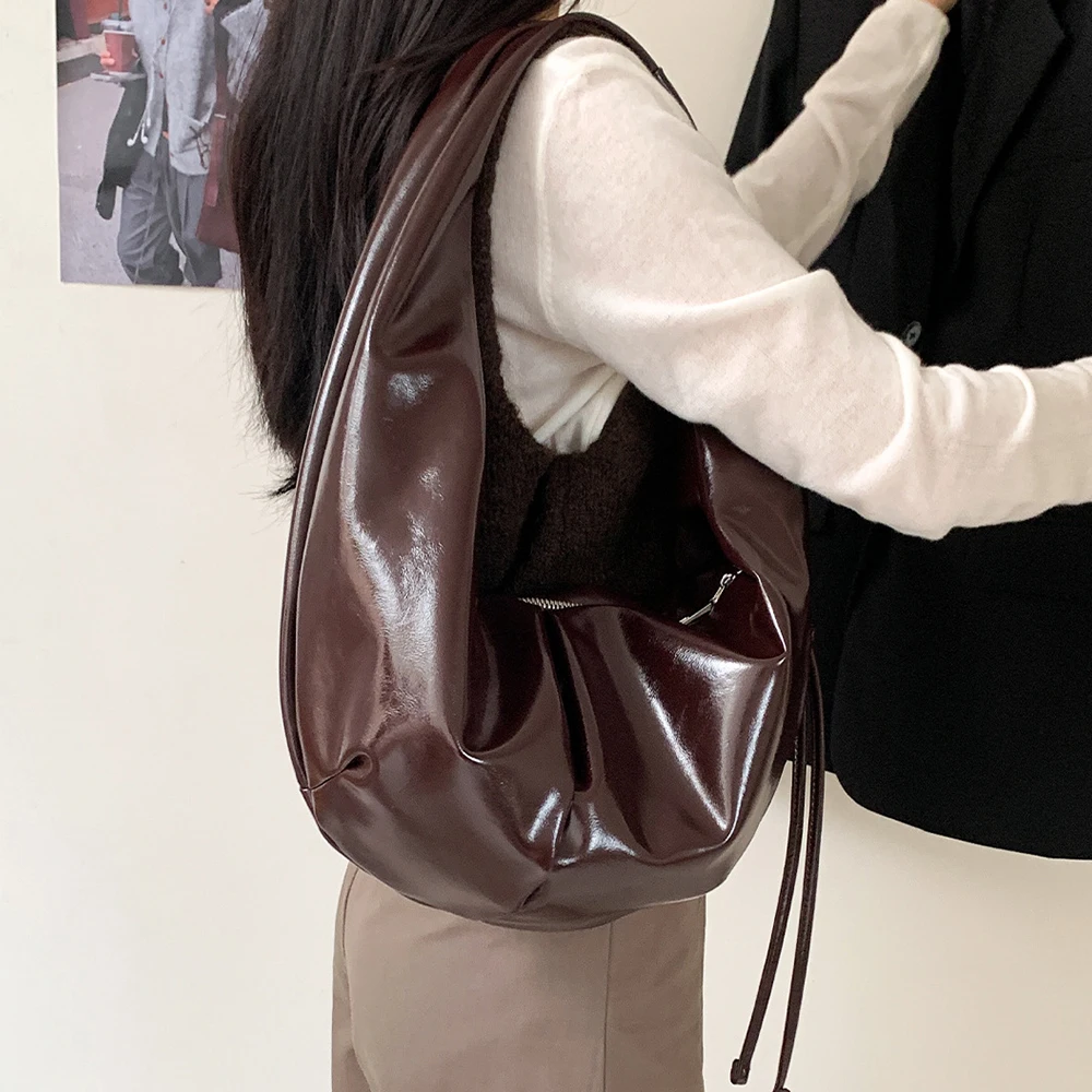 

Fashion Ruched Hobos Underarm Bags for Women Soft PU Leather Shoulder Bag NEW Half Moon Cloud Bags Designer Handbags Tote Purses