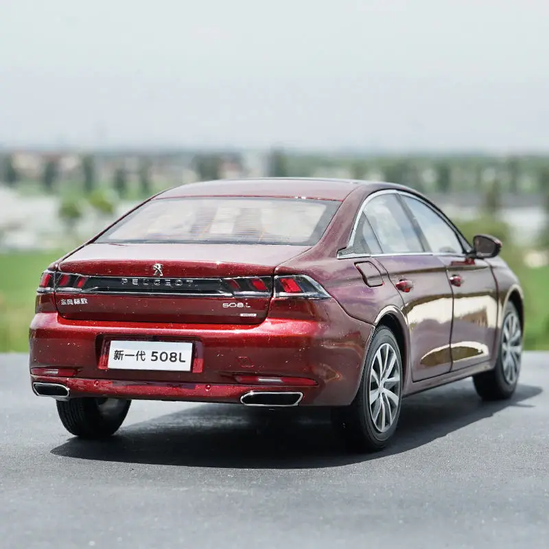 

Модель автомобиля Peugeot 508L литая под давлением, модель модели автомобиля, коллекционная детская игрушка для мальчиков, подарочное украшение, 1:18