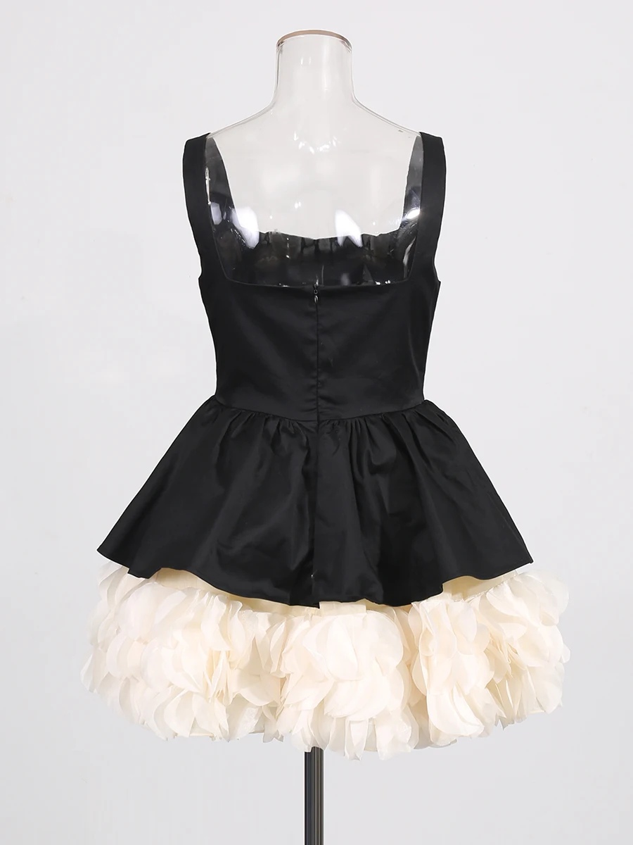 TWOTWINSTYLE Colorblock อารมณ์กระชับสัดส่วนชุดผู้หญิงสแควร์คอ Patchwork Ruffles พับชุดหญิงใหม่