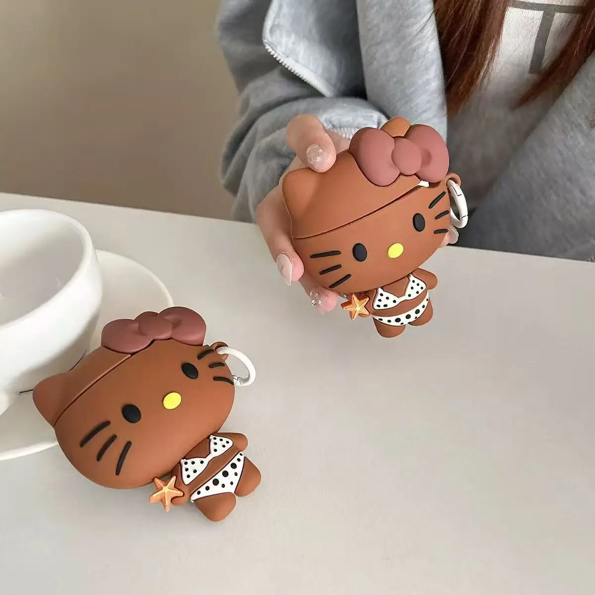 MINISO ملابس السباحة السوداء كيتي AirPods Pro 3 حافظة أبل 1/2 Gen سماعة لاسلكية تعمل بالبلوتوث غطاء سماعة أذن 4 #3