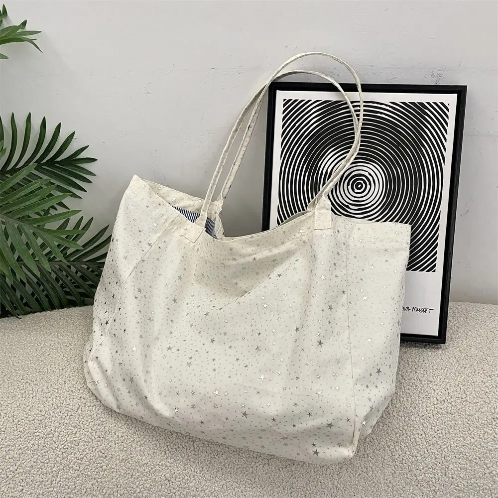 

Сумка-тоут в корейском стиле с пайетками и звездами, большая вместительная сумка через плечо из блестящего холста, простая модная сумка с принтом, дорожная сумка