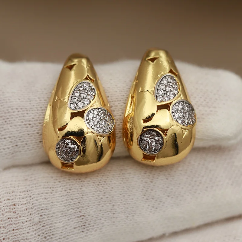 جديد البصر تصميم المعادن كريستال Waterdrop وأقراط للنساء أزياء العلامة التجارية مجوهرات أسلوب بسيط أقراط حساسة