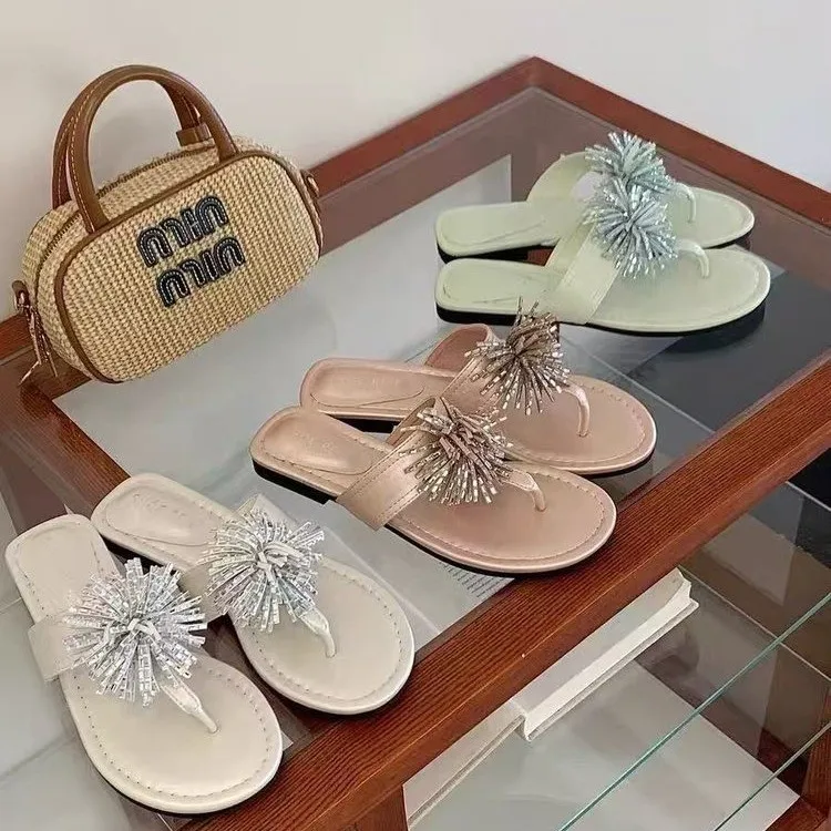 

Women's Rhinestone Slippers Gorgeous Flat Toe-Post Slippers 2026 New Style Beach Flip-Flops