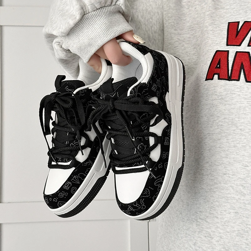 

Men's Autumn Outdoor Color-Block Leather Travel Casual Shoes Low-Top Flat-Soled Couple Sneakers, Stylish and Trendy for Students