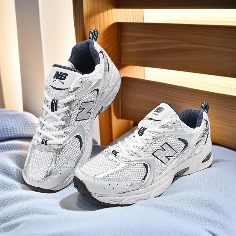 

fitville womanDurable retro running shoes, reinforced upper, long-lasting