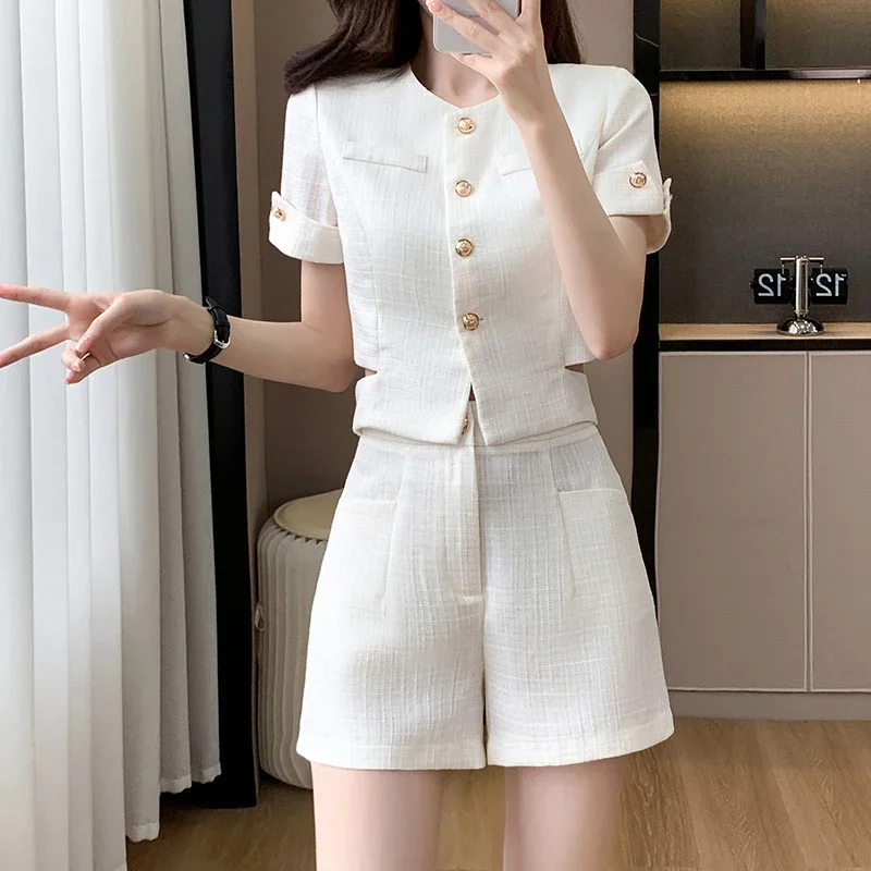 New Fashion Summer White Small Fragrant Two Piece Set Women O Neck Single Breasted Lace Up Slim Crop Top+High Waist Shorts Suit