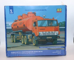 Modelli AVD 1/43 Kamaz 54112 con semirimorchio NEFAZ-96742 urss Truck Unassembly Diecast model Kit 7061AVD per regalo di raccolta