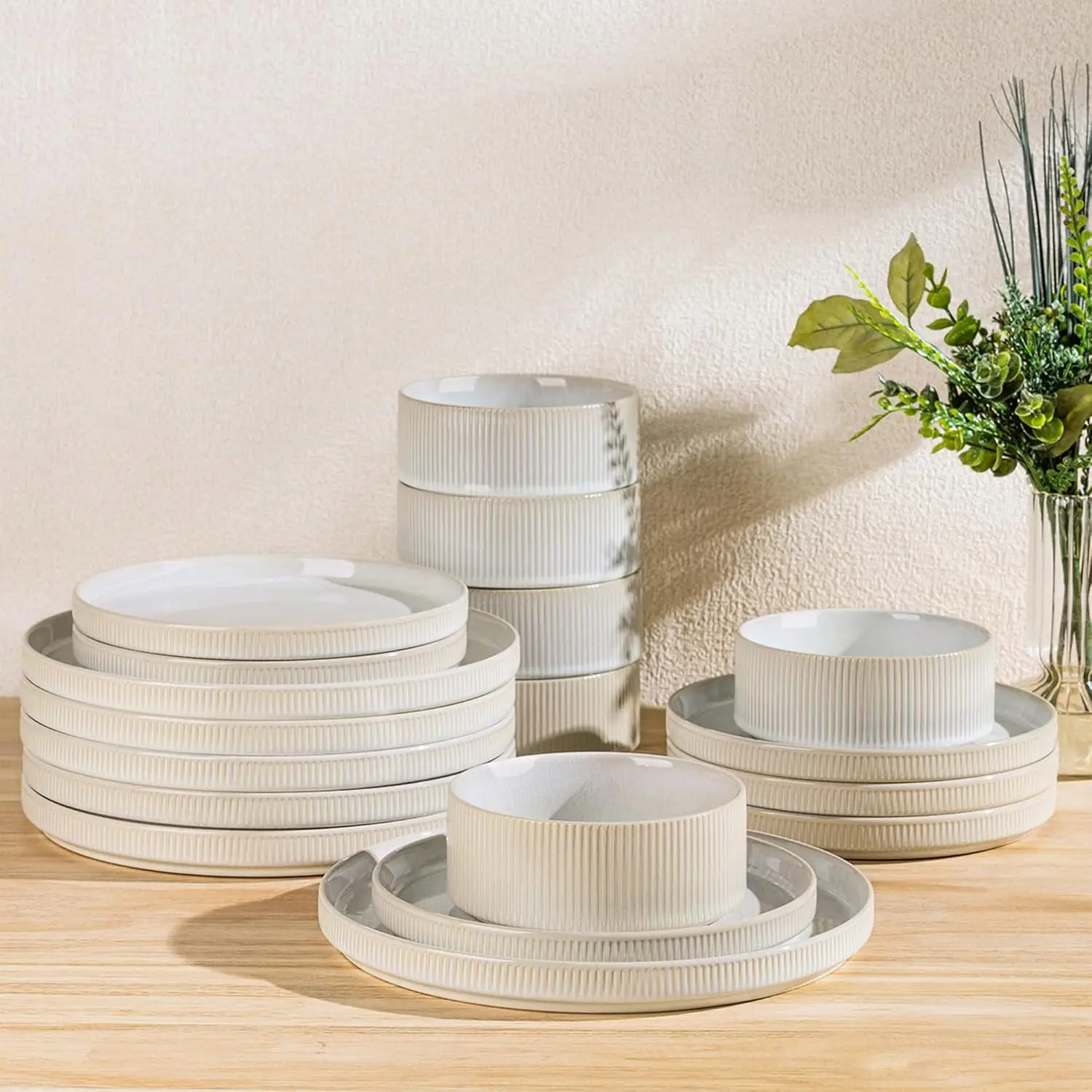 

Ceramic Dinnerware Sets for 6, 18 Pieces Porcelain Lightweight Plates and Bowls Sets, Scratch Resistant Dish Set, Oven & Microwa