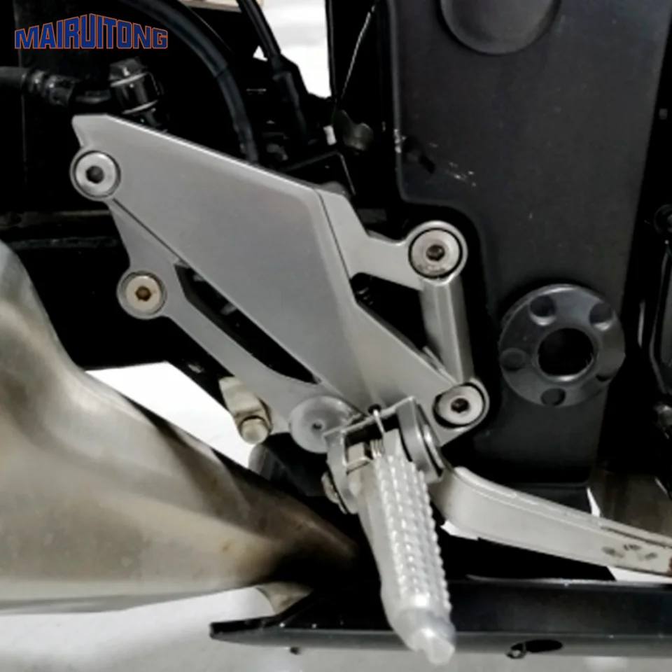 Left Right Bracket Foot Rest For KAWASAKI NINJA 300/250/R Z250 Z300 EX300 2013-2018 Motorcycle Left and Right Bracket Footrests