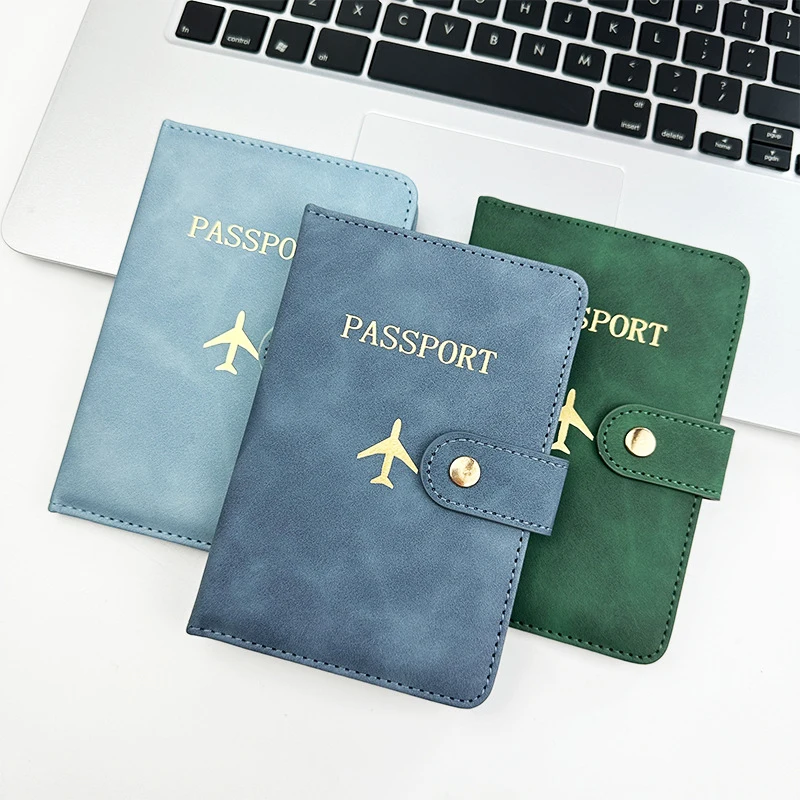 Nuovo portafoglio per passaporto con chiusura multifunzionale Porta carte di credito multi-carta in pelle PU Porta passaporto con logo dorato per aereo Cas