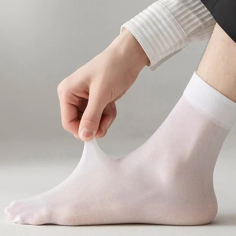 20 Pairs of Men\'s Summer Thin Ice Silk Mid-Calf Socks Business Socks Breathable Ultra-Thin Black Long Socks Disposable Socks