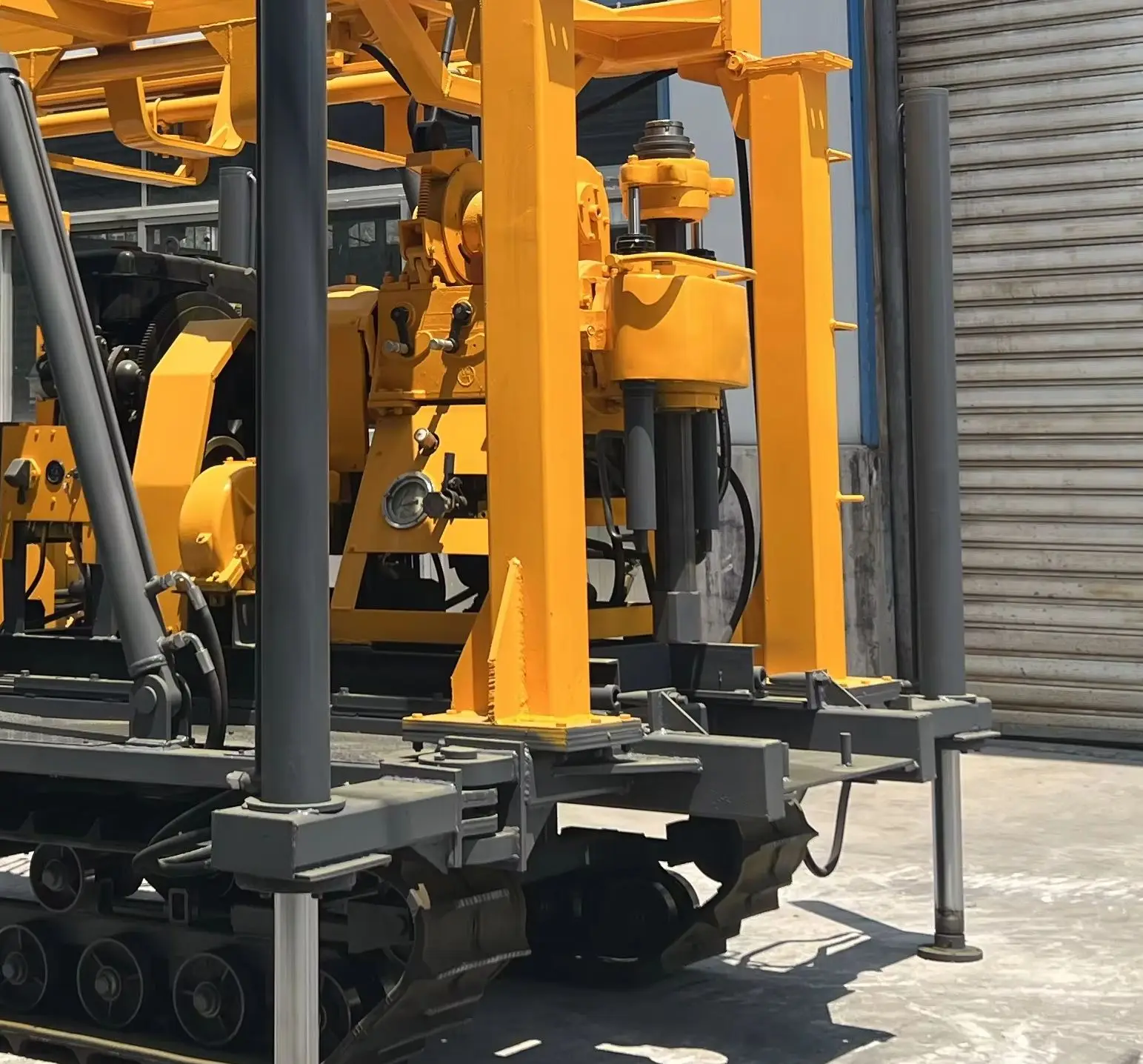 

Индивидуальная цена производителя Гусеничная пневматическая установка для бурения камней Установки для бурения водяных скважин