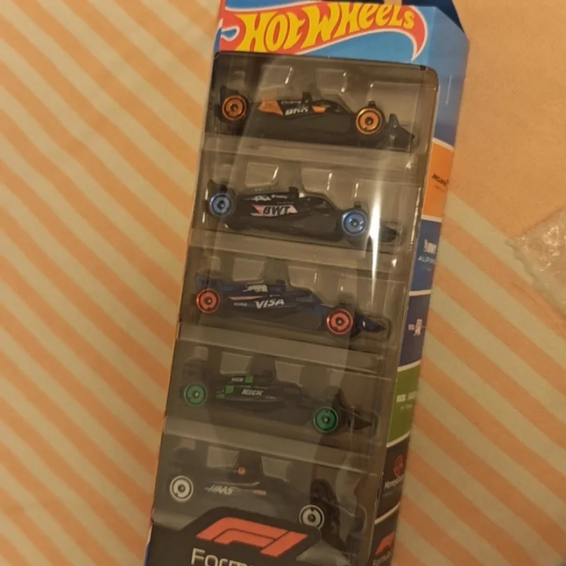 

Hot Wheels Sports Car：Fans Toy 1/64 5 Packs Moneygram Car F1 Team Kick Sauber F1 Team Simulation Collectible Vehicle
