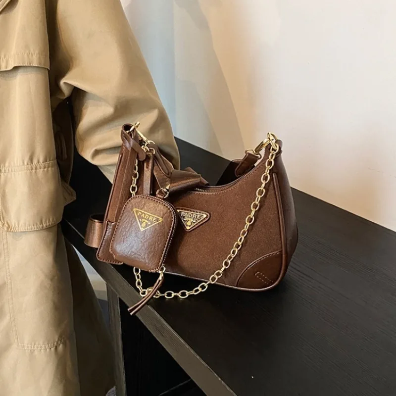 กระเป๋าสะพายข้างผู้หญิงแบบคลาสสิก ดีไซน์หรูหรา ใช้ได้ทุกวัน เหมาะสำหรับการเดินทาง รุ่นยอดนิยม สไตล์มาลลาร์ด รุ่นใหม่ ปี 2025 สวยหรูมีสไตล์