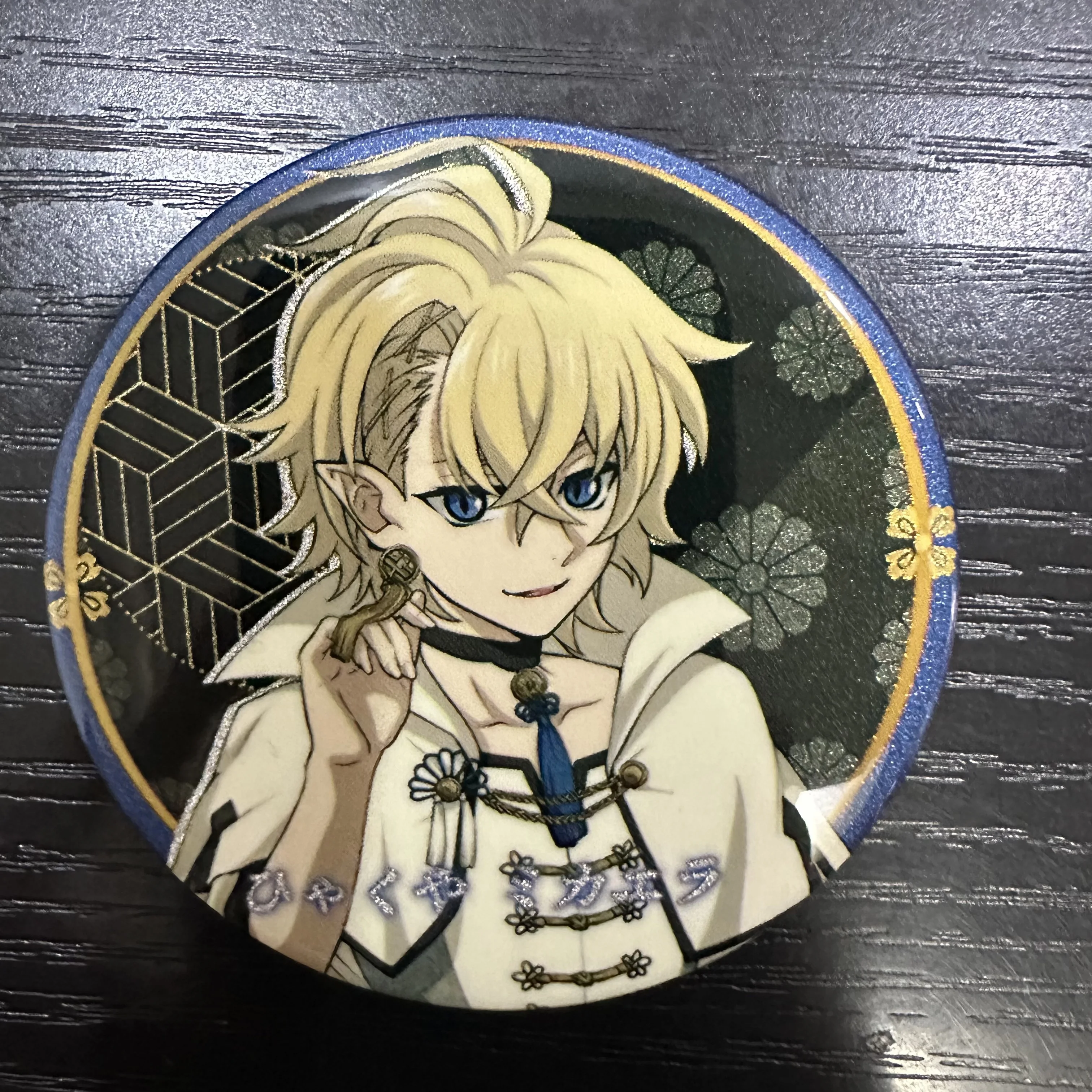 Anime Seraph of the end Figures Mikaela Hyakuya Yuichiro Hyakuya Cosplay Kawaii Metal Badge Bag Pins Fans Christmas Brooch Gifts