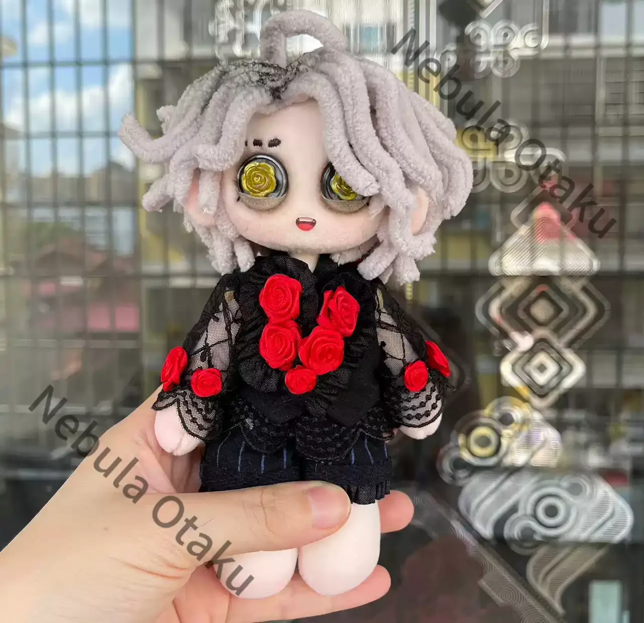 Identity V Psychologue Ada Mesmer Patient Emil Q Version Poupée Artisanale à Yeux Boutons, Poupées Faite à la Main, Cosplay, Cadeau pour Collègues, Anime