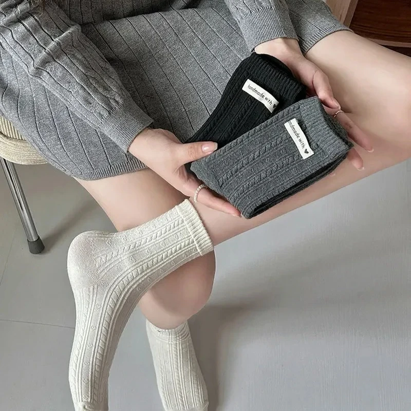 3 أزواج المرأة منتصف العجل على شكل قلب جوارب قطنية لون نقي العصرية الخريف الشتاء وصول مريحة المنزل الجوارب الجوارب القصيرة