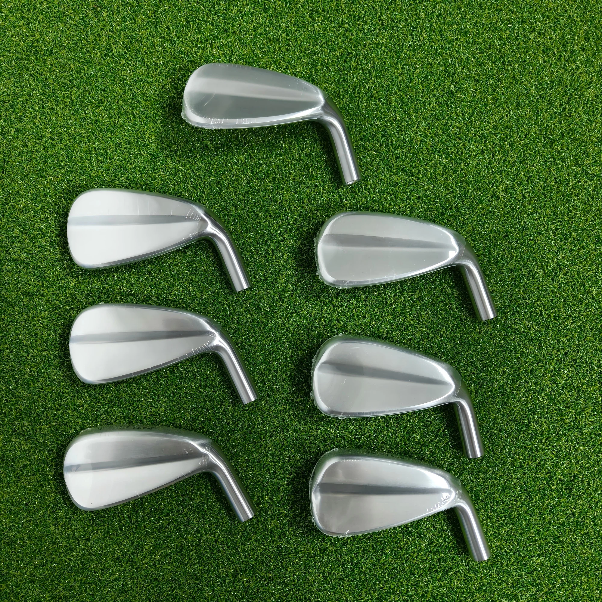 

Custom Clubs Golf Iron Sets CUSP790 #4-P Forged Right Hand Heads with Stiff Shaft Common Grip Golf Clubs Irons Set