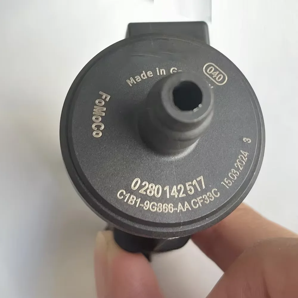 C1B1-9G866-AA Oczyszczający zawór elektromagnetyczny pary wydechowej do zaworu upustowego paliwa Ford Fiesta Focus 0280142517 C1B19G866AA