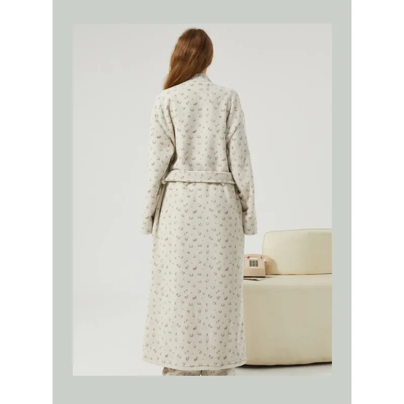Spot Winter New Coral Fleece Thickened Leopard Print Printed Women's Nightgown Set Extended Bathrobe Simple Comfortable Bathrobe