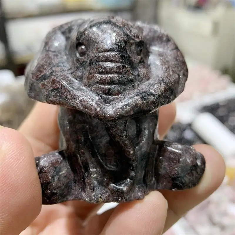 

Natural Garnet Elephant Carving Crafts Cute Animal Healing Fashion Home Decoration Birthday Present 1pcs