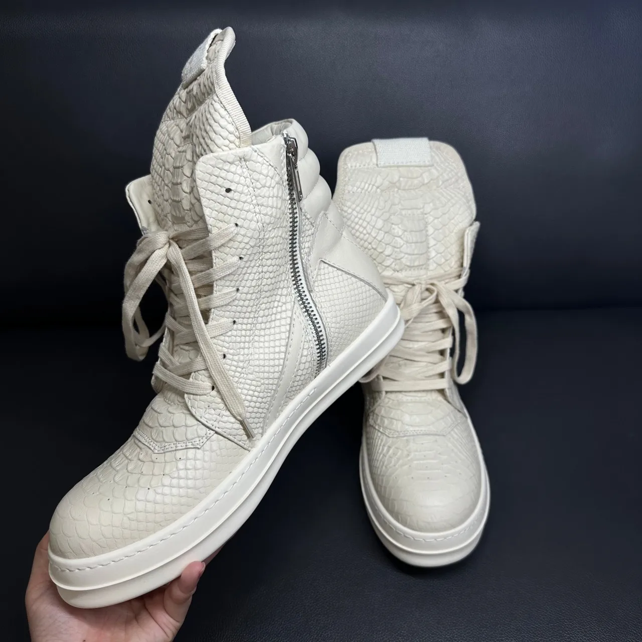 Genuine Leather Beige Python Embossed Men Ankle Boot und Head Zipper Fashion  Designer Women Casual Sneakers High Top Shoes