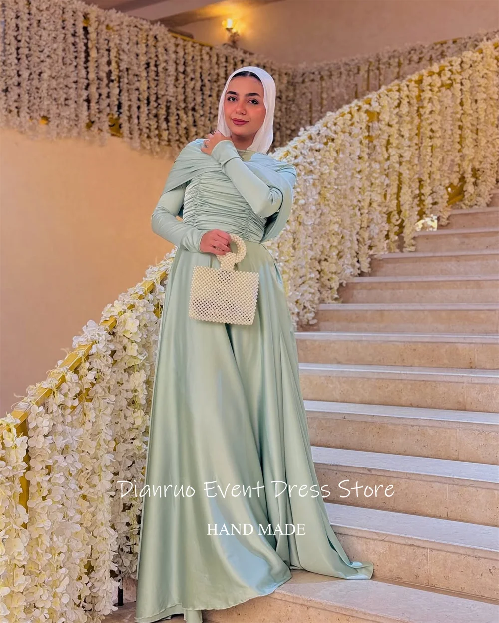 Dianruo فساتين سهرة إسلامية رشيقة بطول الأرض من الساتان بطيات رداء De Soirée فام على شكل حرف A وأكمام طويلة فساتين حفلات مخصصة