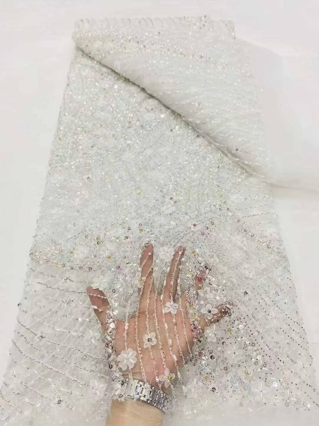 2024 tessuto di pizzo con perline ricamo a rete francese di lusso tessuto di pizzo con paillettes nigeriane africane per materiale da cucito per abiti da sposa