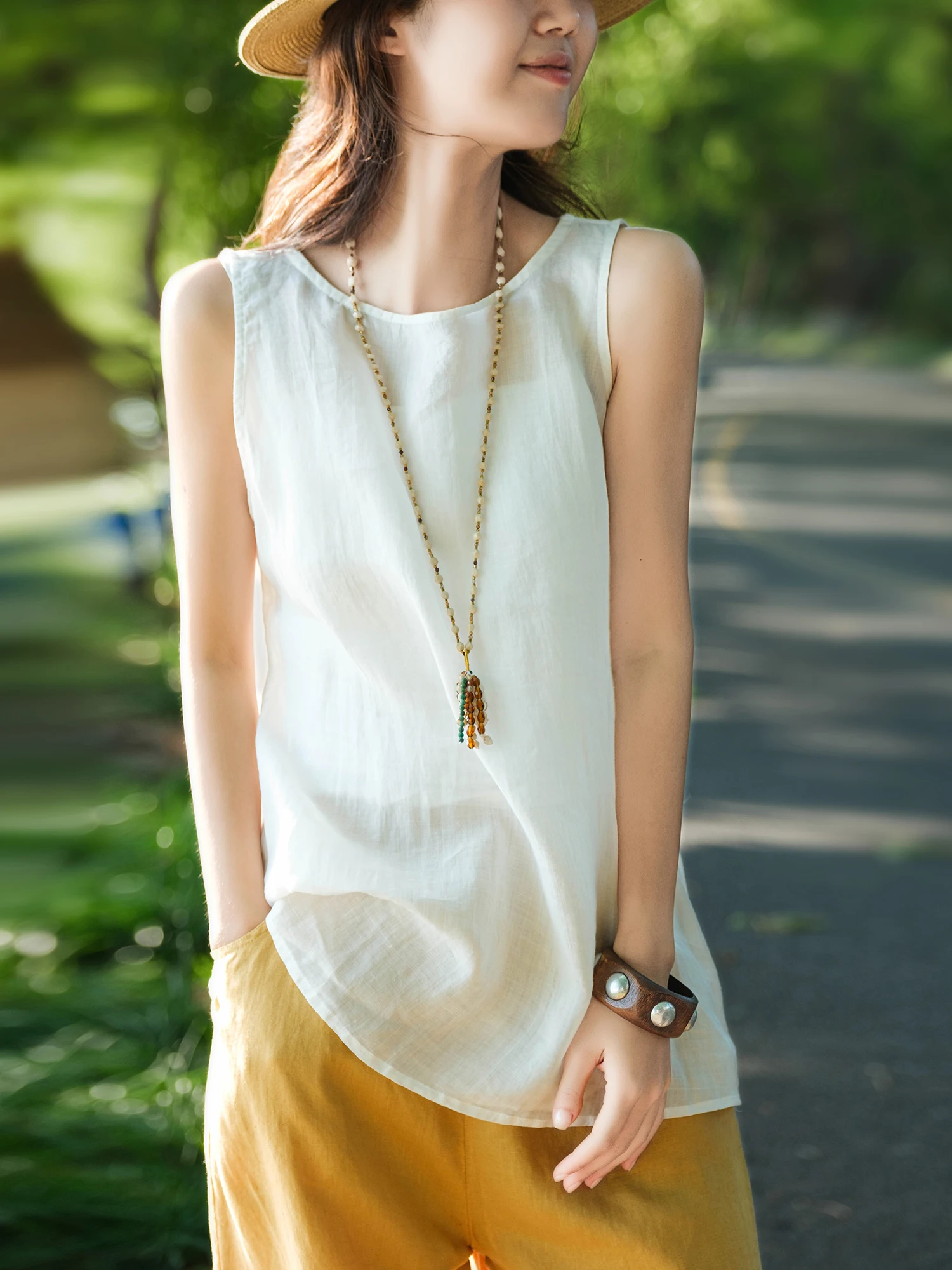 Slim Fit 100% Hemp round Neck Sleeveless Vest Wide Shoulder Straps Dyed Vest Women's Summer Fashion Loose Style Thin Body Vest