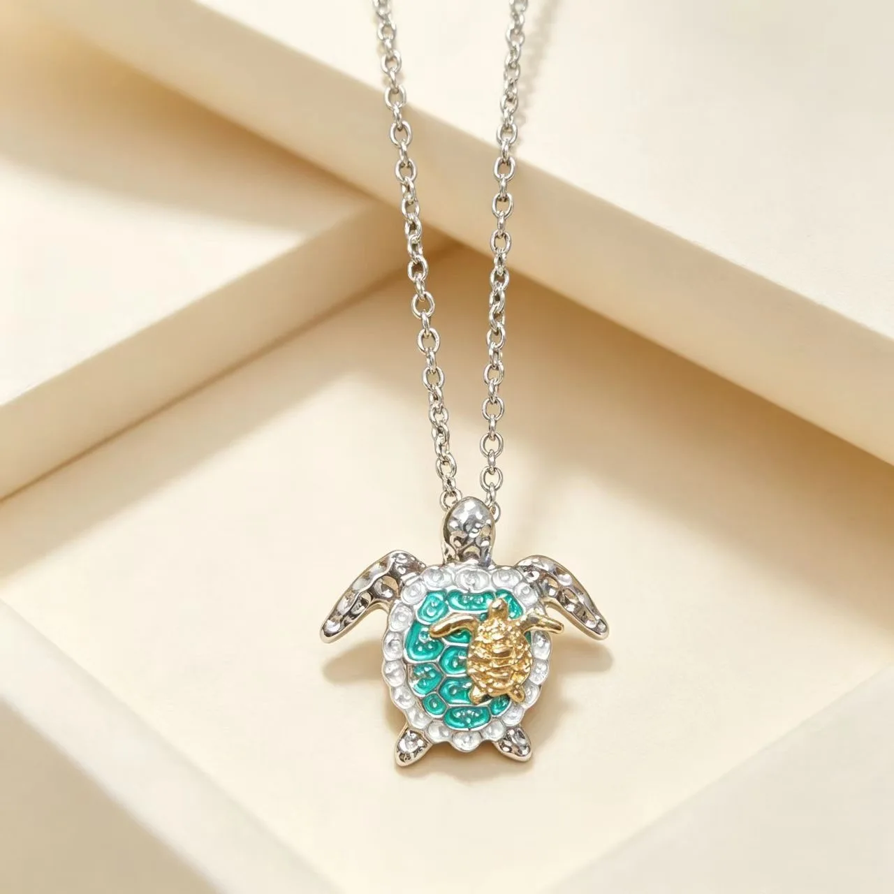 

Vegetarian cross-border European and American hot-selling fashion mother and child turtle necklace niche design marine style animal pendant neck chain