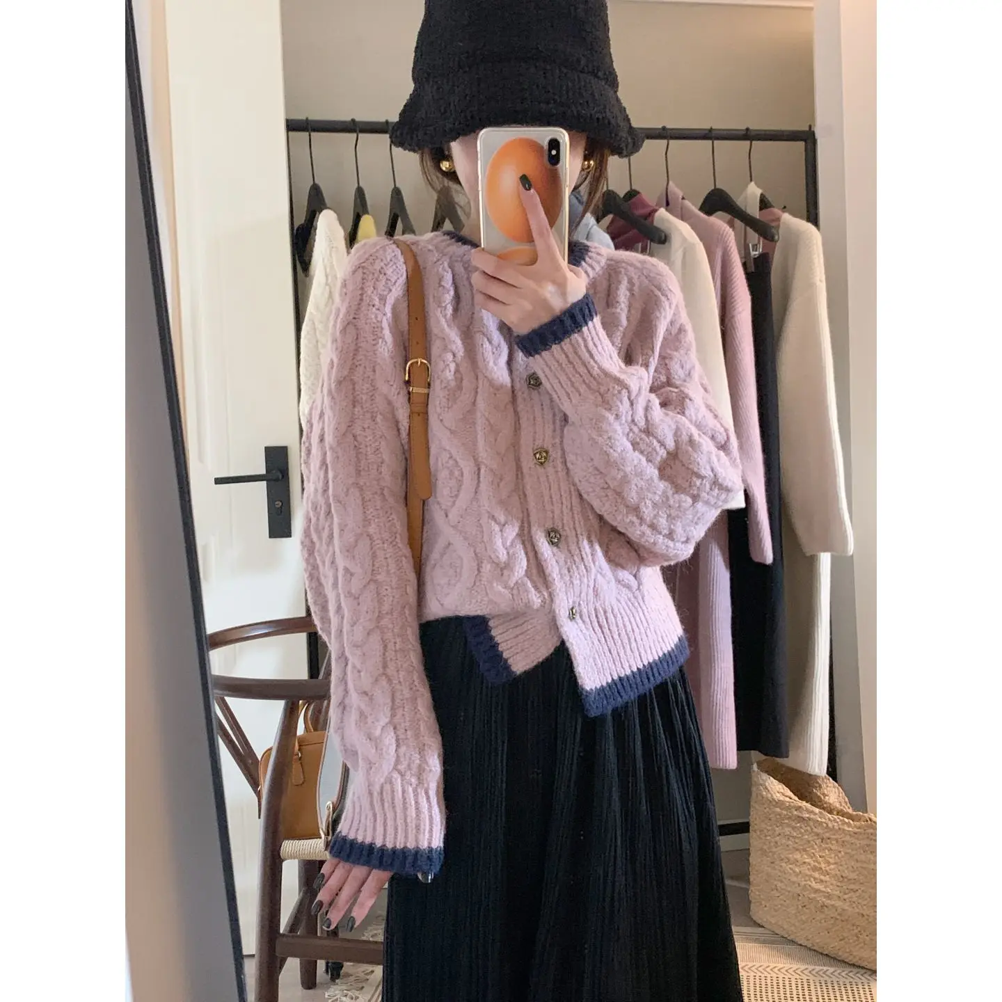 Soft Waxy Fried Dough Twists Color Contrast Sweater Coat Women's Autumn and Winter 2024 New Casual Rose Button Loose Knit Top