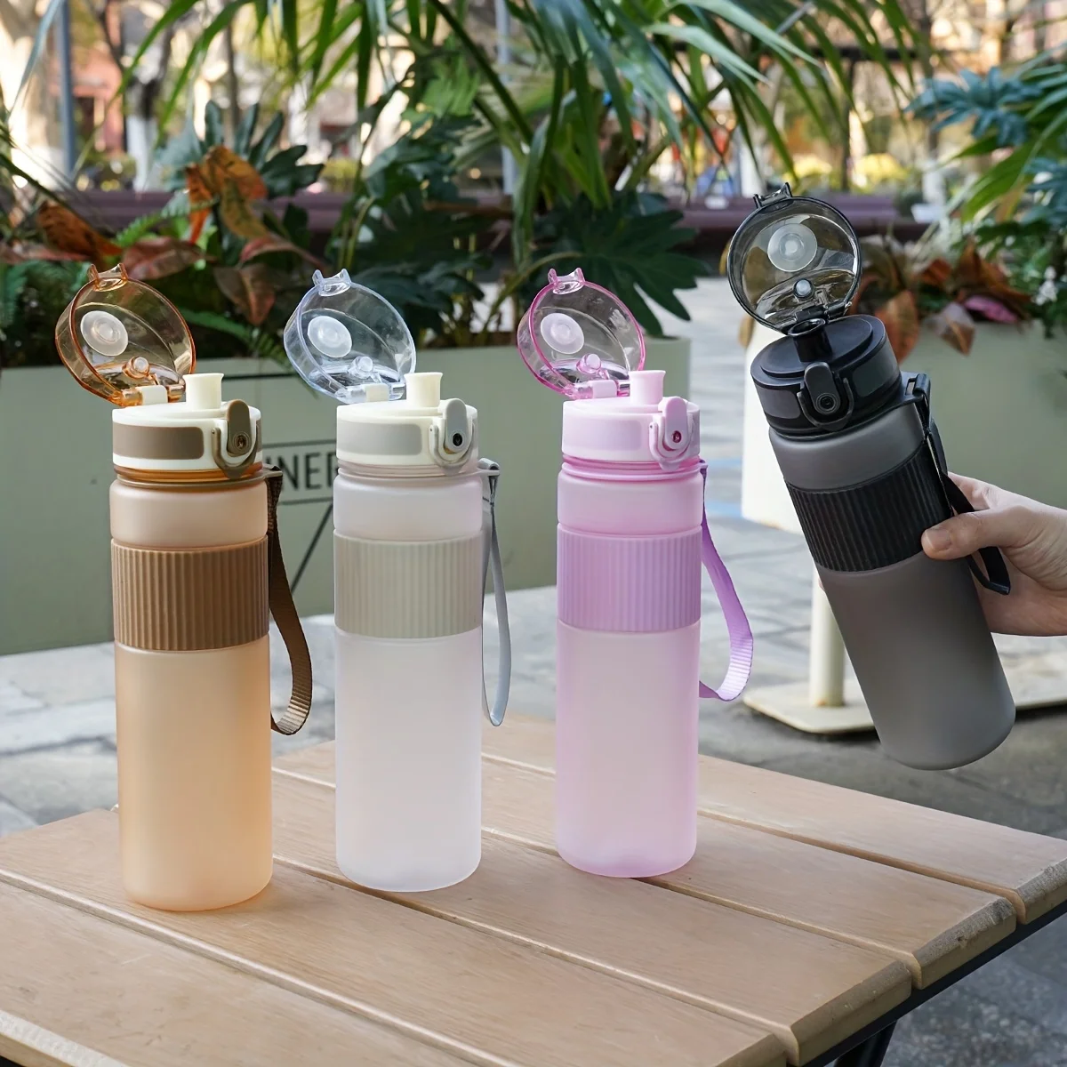 1 Stück 500ml/17oz Einfarbiger Sport-Wasserbecher Tragbarer Sport-Wasserbecher Auslaufsichere Plastik-Wasserflasche für Outdoor-Reisen Direktes Trinken