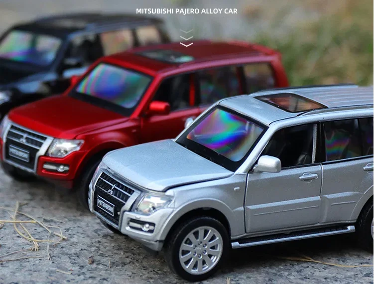 1:32 Mitsubishi PAJERO Alloy Car Model Diecasts Metal Toy Vehicles Car Model Sound and Light Collection Kids Toy Gift F190