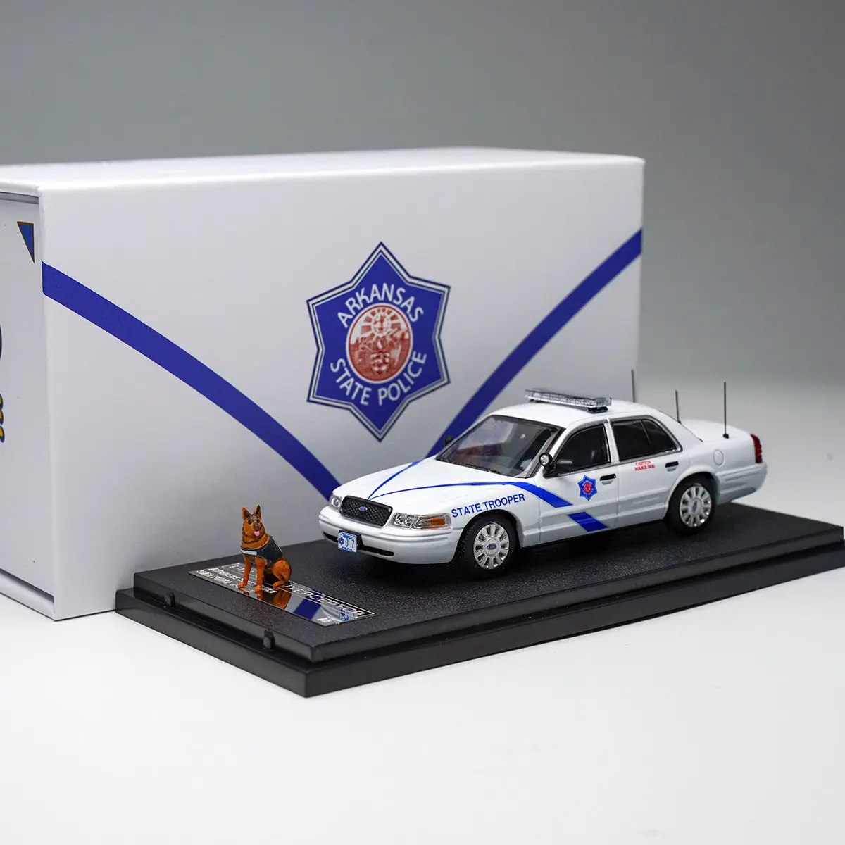 Rollin 1:64 Victoria Crown ASP Arkansas/Tennessee Alloy Car Model