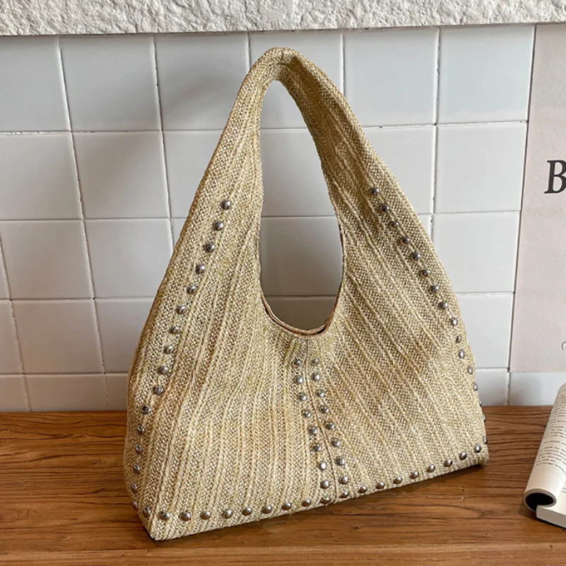 

Women‘s Rivet Straw Woven Shoulder Bag Summer Beach Vacation Stylish Handbag Magnetic Buckle Large Capacity Leisure Commute Bag