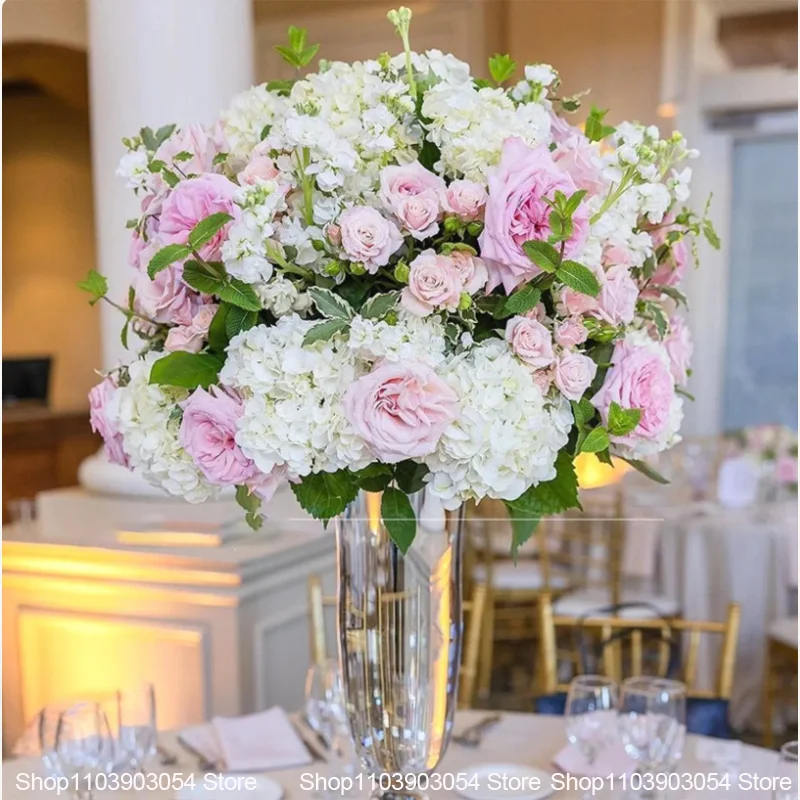Weiße Hochzeitstischdekoration, künstliche Blumenarrangements, Hortensien, Rosen, Delphinien, Blumen für Hochzeitsfeier, Partydekoration – Detail 2