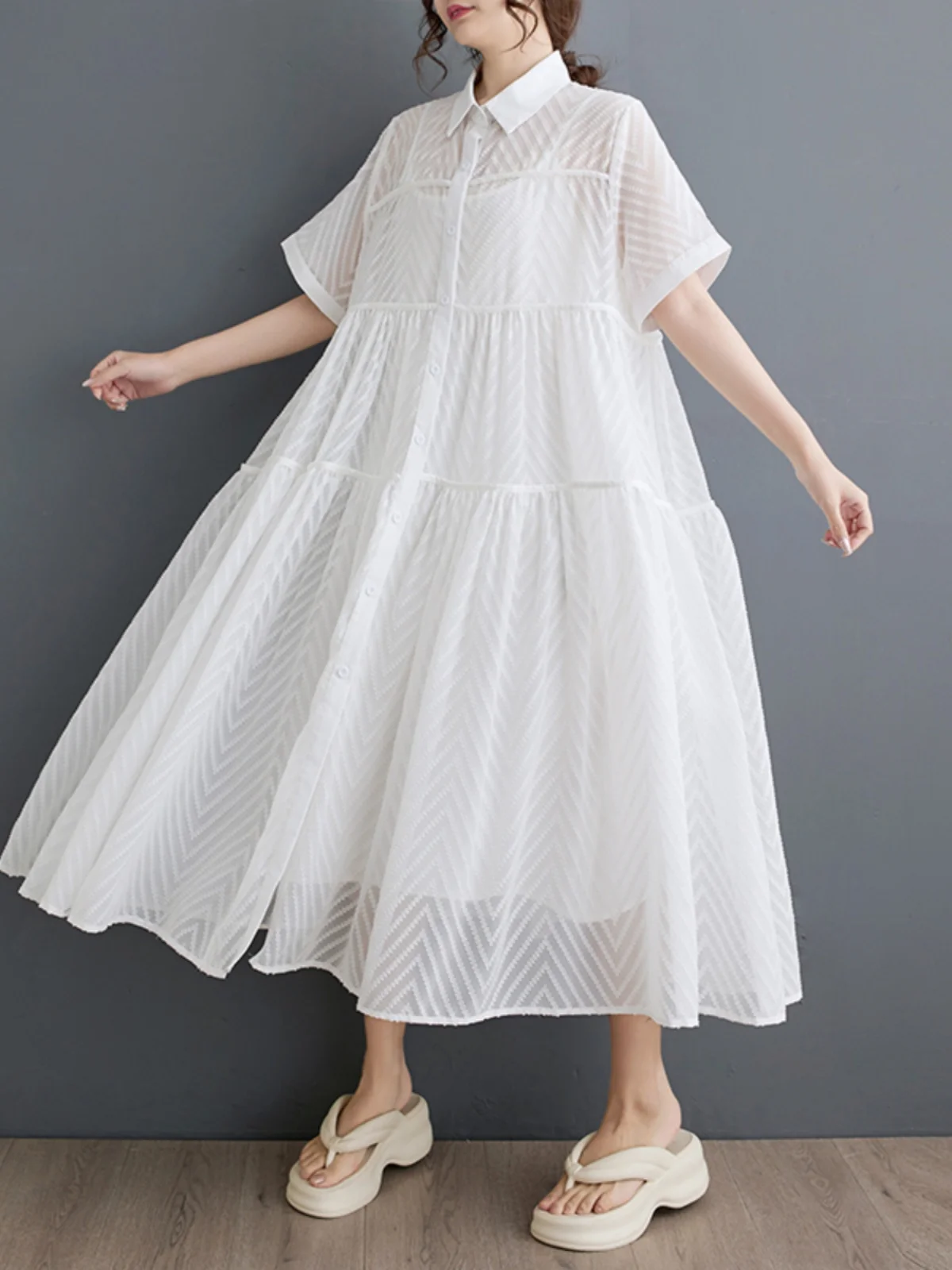 فستان صيفي 2025 للنساء فضفاض وعصري بتصميم مفرغ بلون واحد مع طقم من قطعتين على الطراز الكوري الفني بمقاسات كبيرة