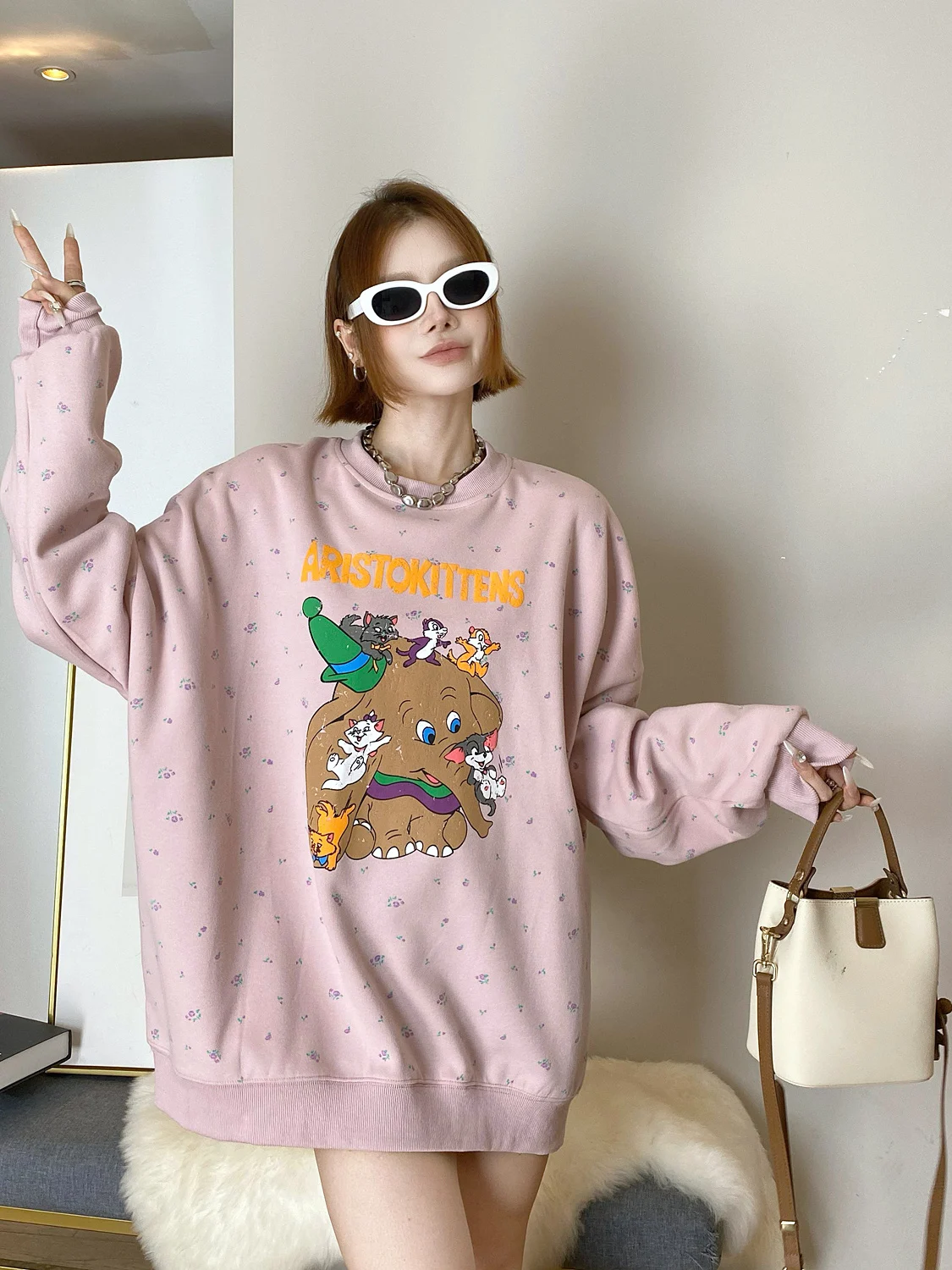 

Свободный свитшот с круглым вырезом для женщин, новинка ранней осени 2025 года, модный корейский стиль, с принтом, с длинным рукавом, корейская версия