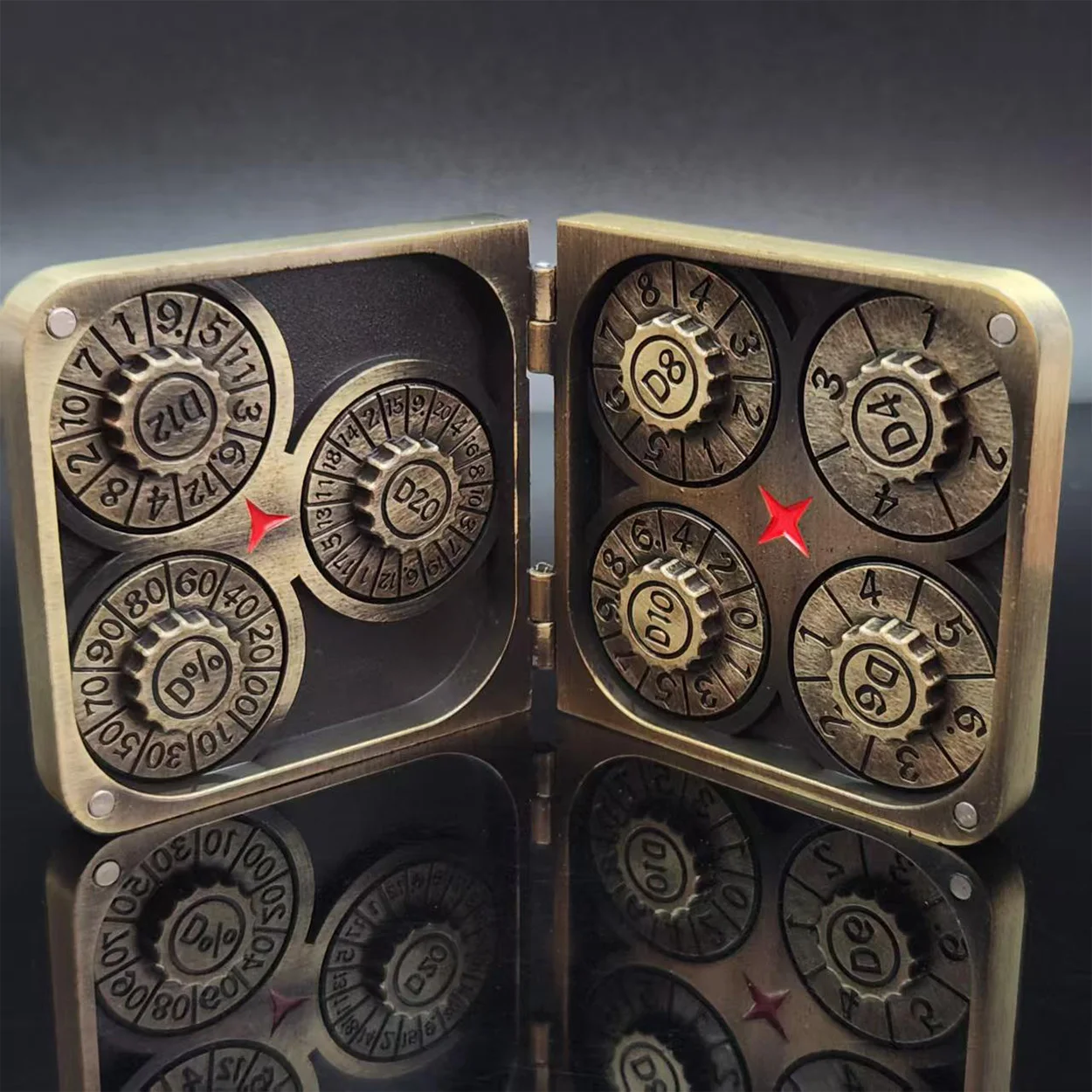 7-in-1 혁신적인 접이식 금속 주사위 세트, 참신한 주사위, 숙련된 플레이어를 위한 선호 주사위, 수집용 주사위